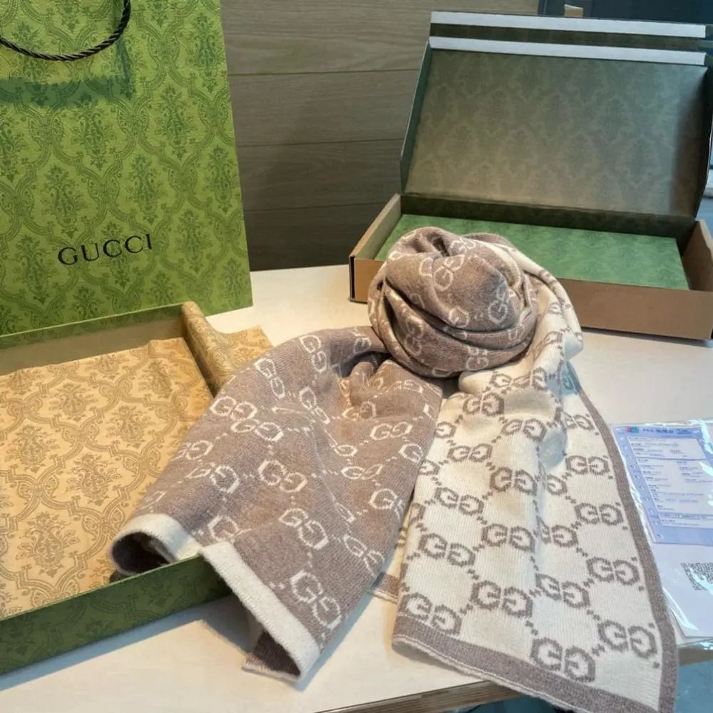 Gucci Scarves Fringed GG monogram and plaid scarf image 9