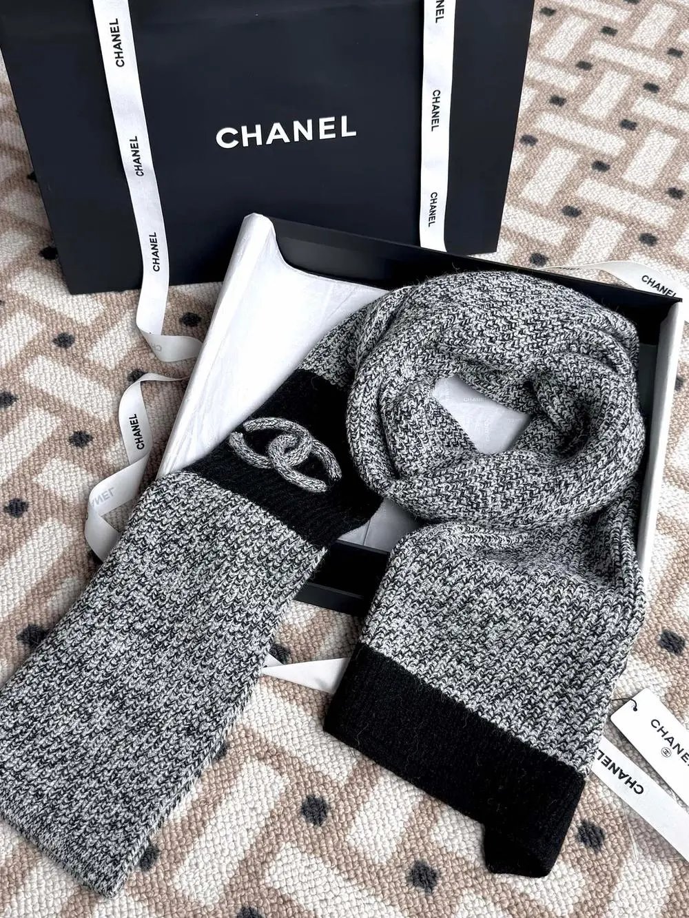 Chanel Scarves Knit and logo-pattern image 7