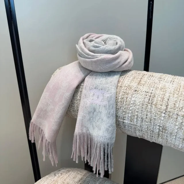 Chanel Scarves Fringed Logo product detail image 2