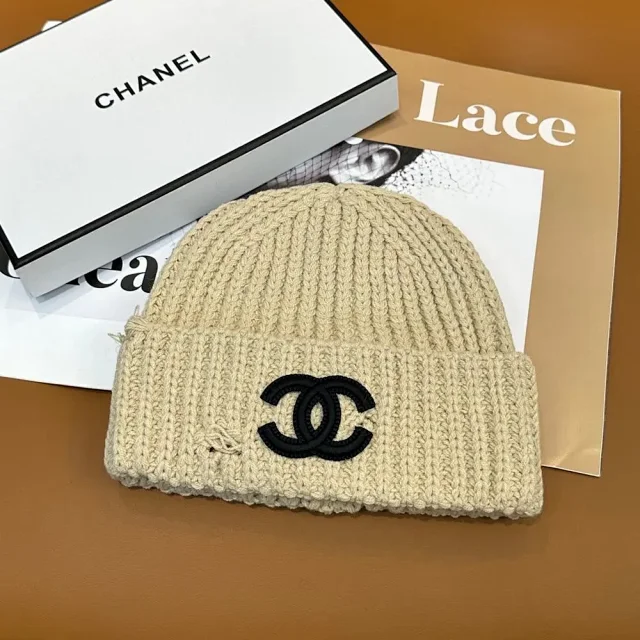 Chanel Hats Rib-knit cuffed beanie with interlocking CC logo product detail image 5