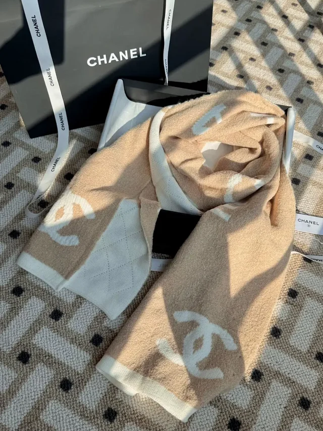 Chanel Scarves Logo Knit Fringe Scarf product detail image 6