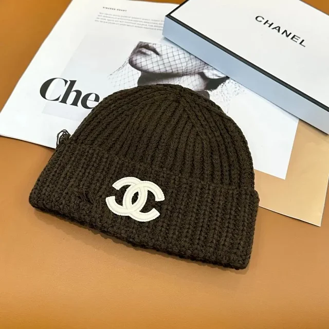 Chanel Hats Rib-knit cuffed beanie with interlocking CC logo product detail image 4