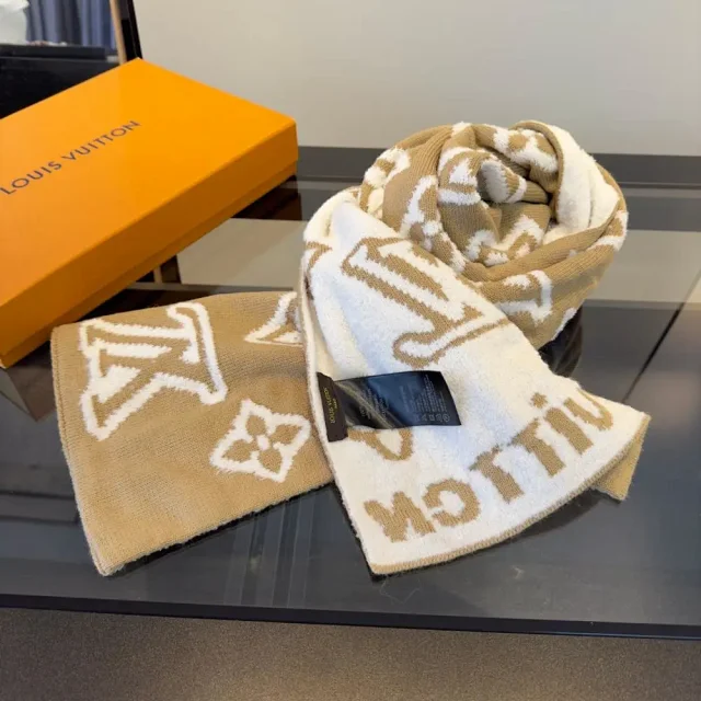 Louis Vuitton Scarves Knitted logo scarf product detail image 3