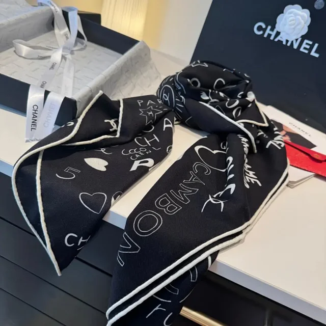 Chanel Scarves Logo Print and Knit Scarf product detail image 4