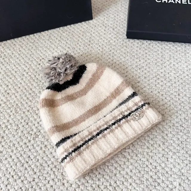 Chanel Hats Rib-knit cuffed beanie with interlocking CC logo product detail image 10
