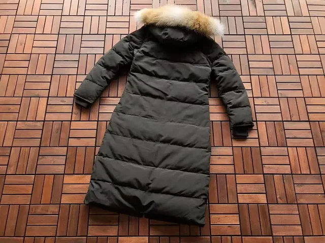 Canada Goose Down Jackets Long hooded fur-trim puffer product detail image 7