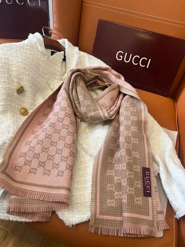 Gucci Scarves Fringed GG monogram scarf product detail image 9