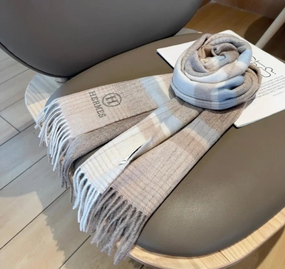 Hermès Scarves Fringed logo scarf image 5