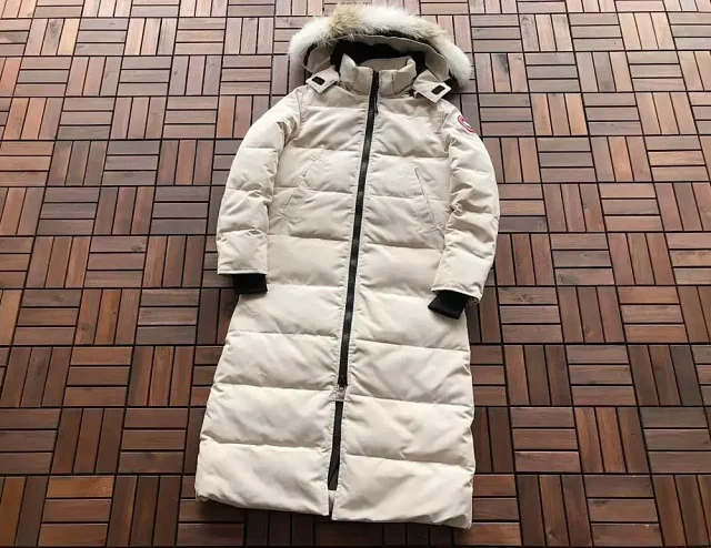 Canada Goose Down Jackets Long hooded fur-trim puffer product detail image 2