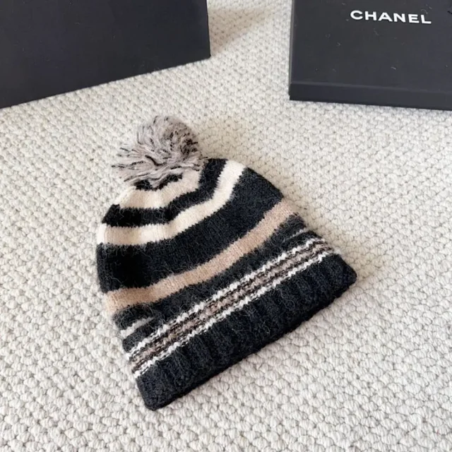Chanel Hats Rib-knit cuffed beanie with interlocking CC logo product detail image 9