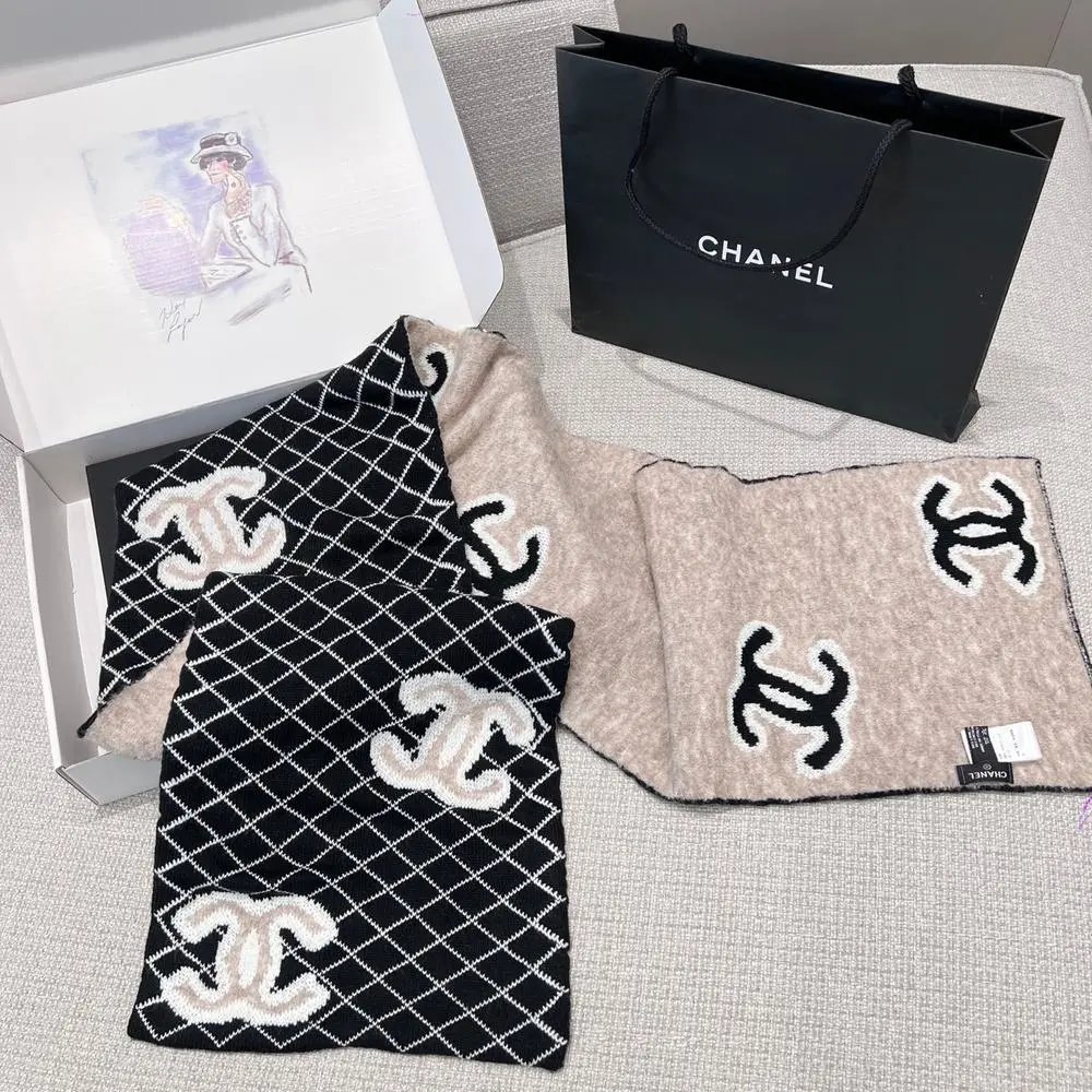 Chanel Scarves Knit and logo-pattern image 10