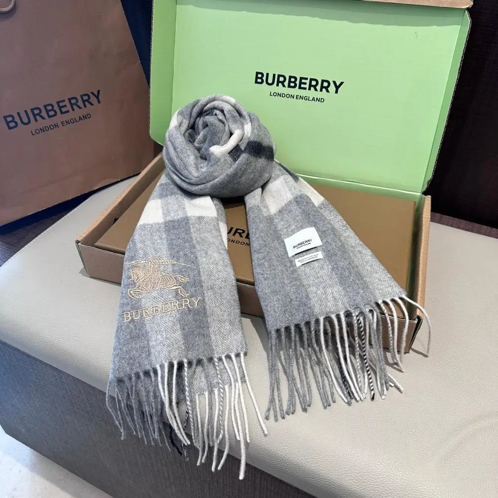 Burberry Scarves Fringed Scarf image 9