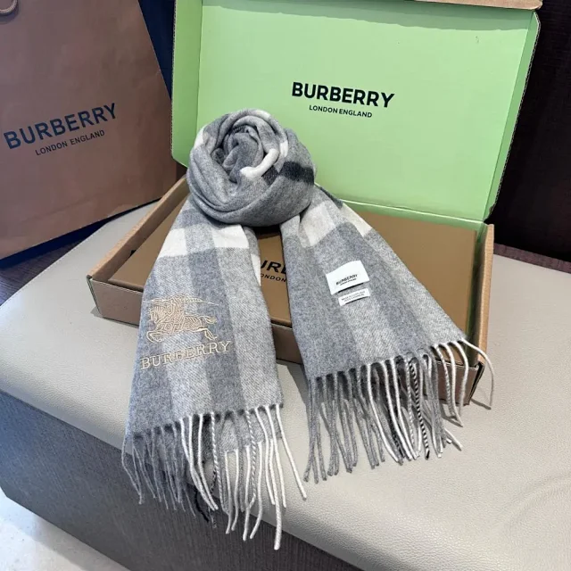 Burberry Scarves Fringed Scarf product detail image 8