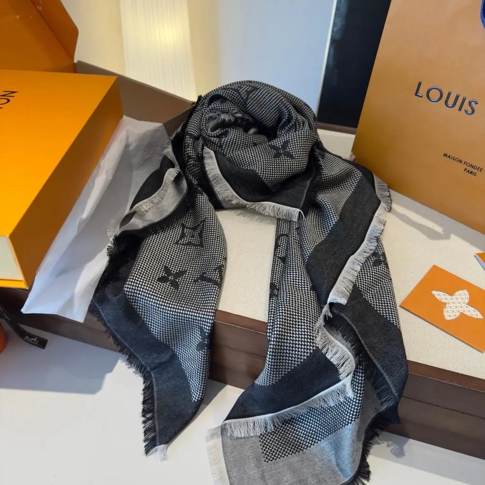 Louis Vuitton Scarves Knitted logo scarf image 9