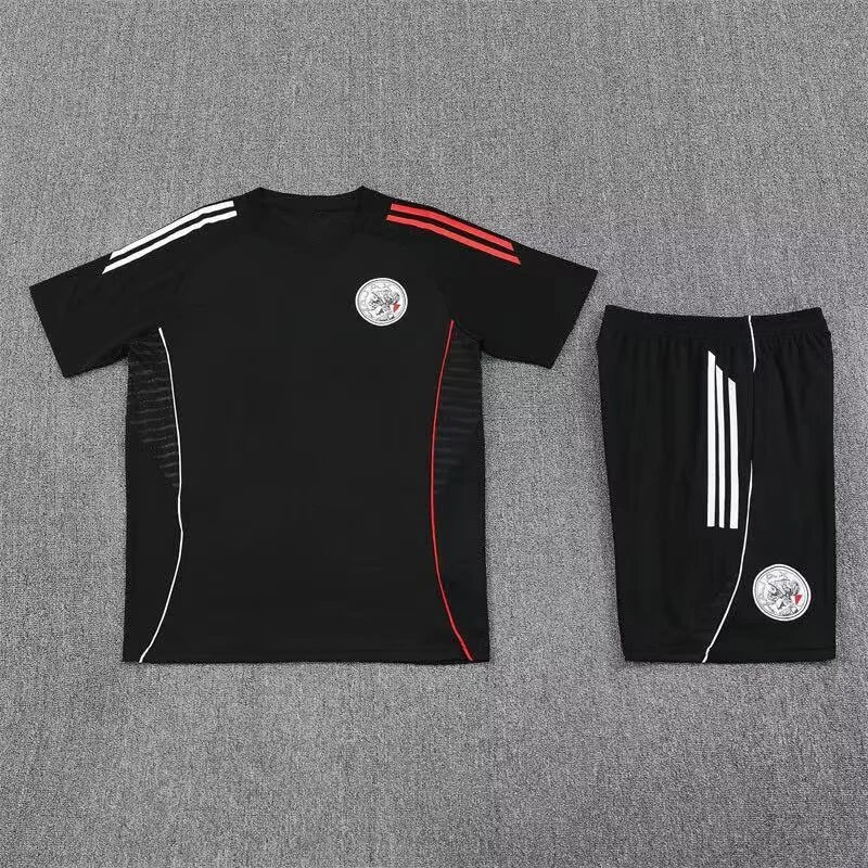 2526 Ajax Black