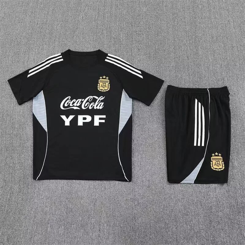 2526 Argentina Black