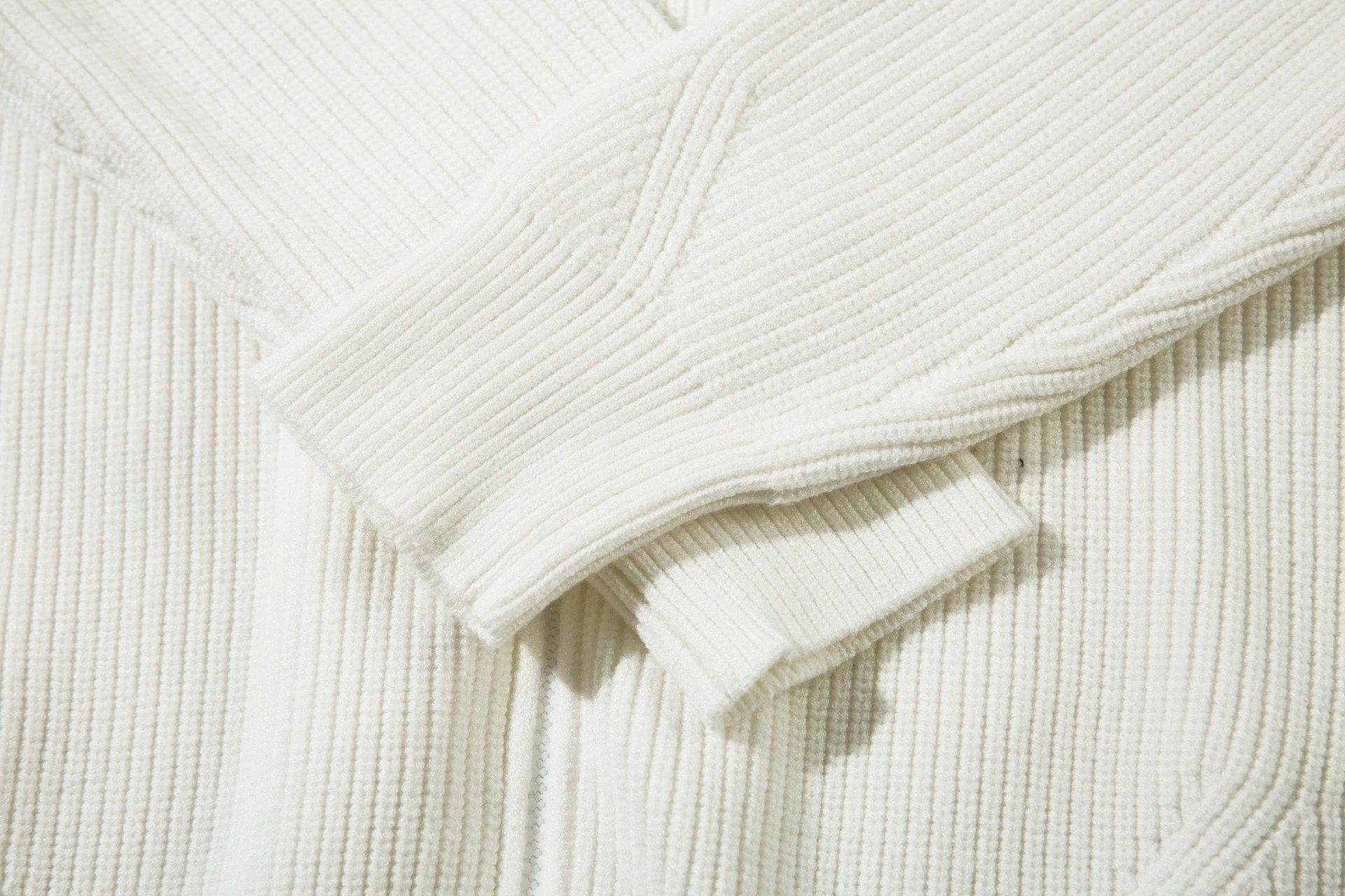 Design Puffer Jacket with Star Logo White Outerwear - 12