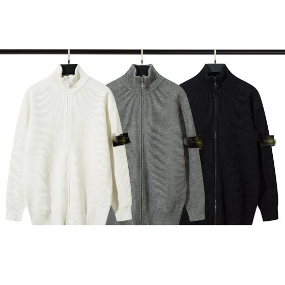 Zipper open chest stand up collar knitted sweater