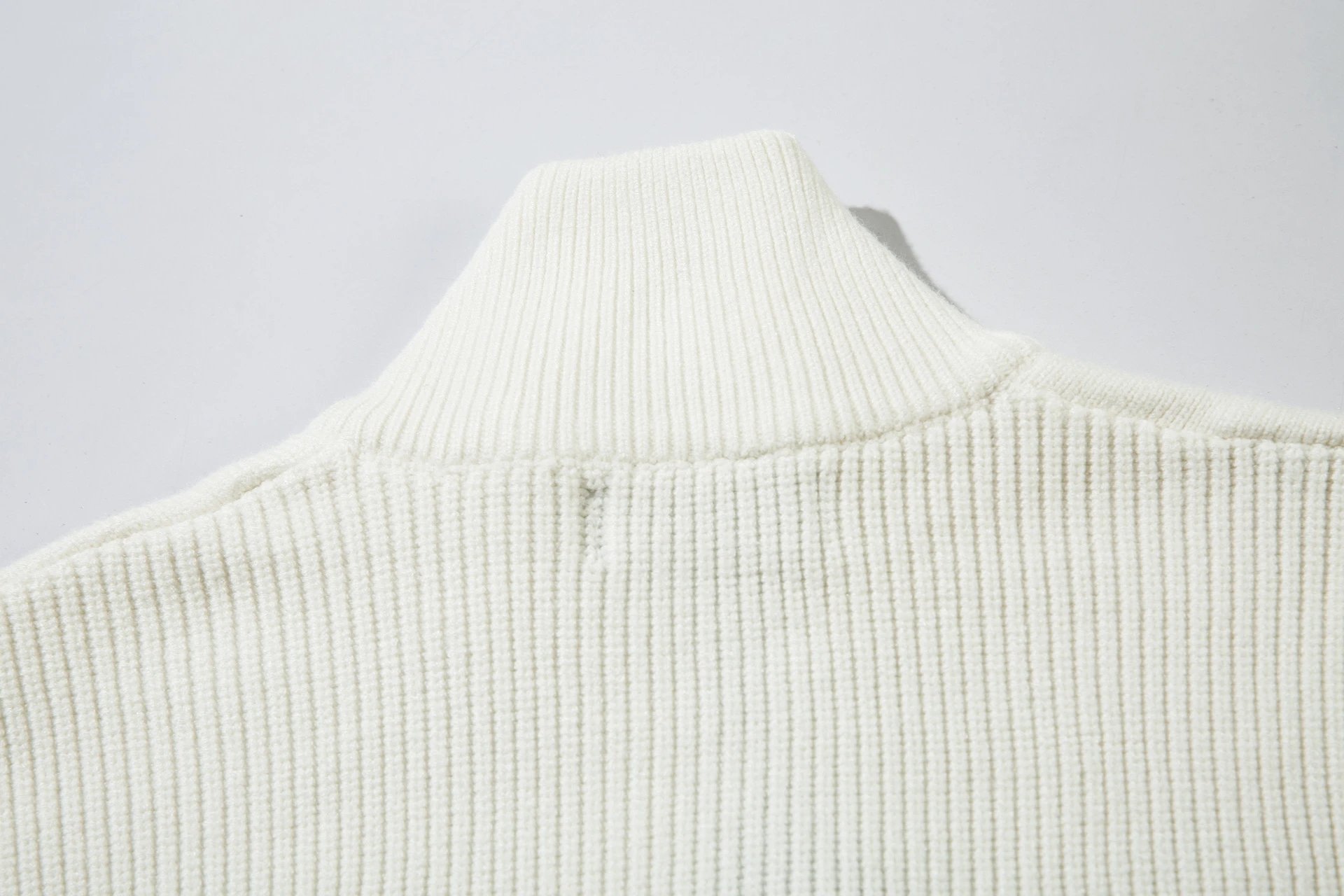 Design Puffer Jacket with Star Logo White Outerwear - 13
