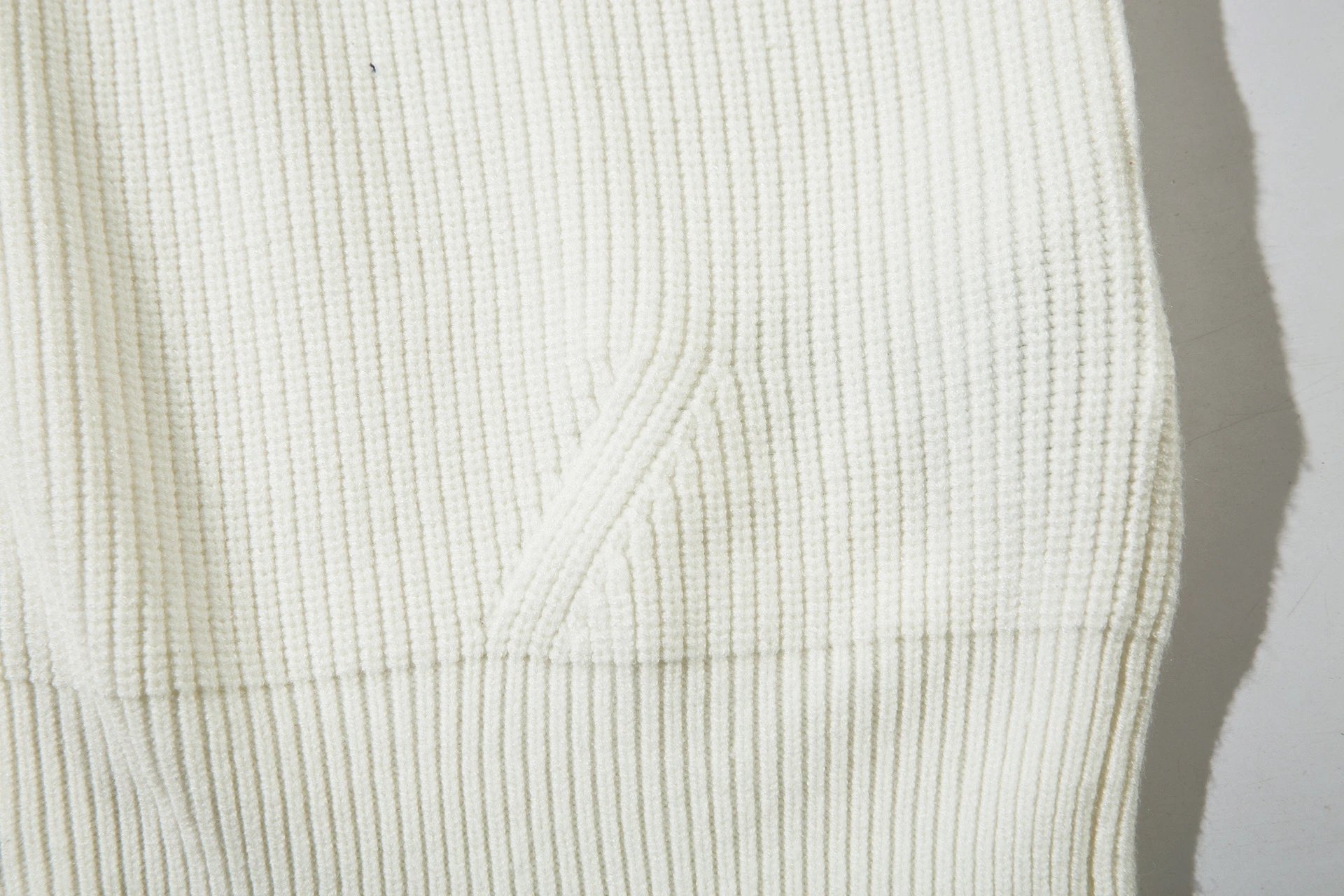 Design Puffer Jacket with Star Logo White Outerwear - 20