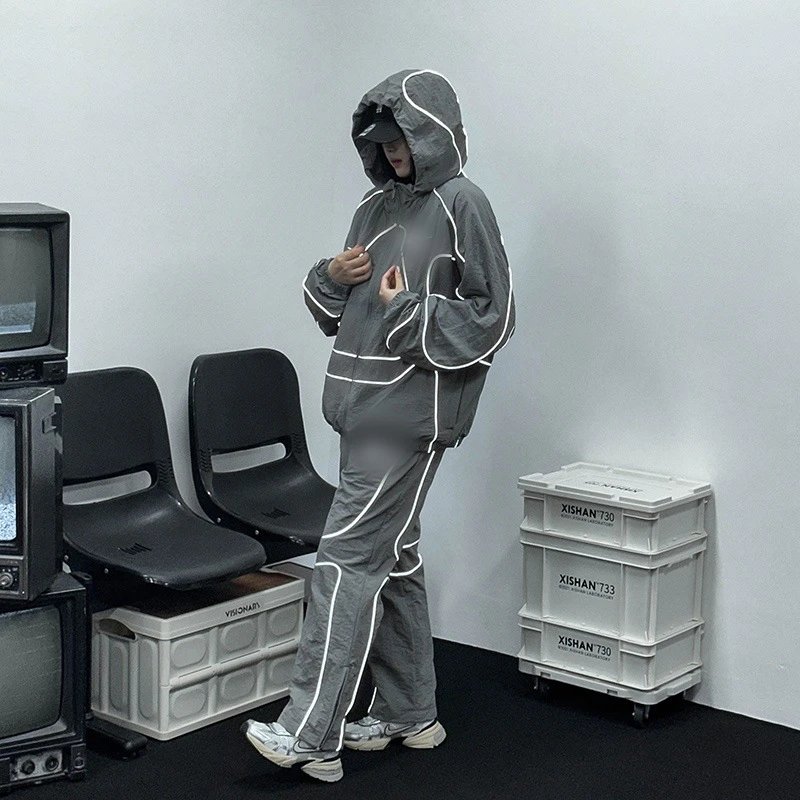 灰色