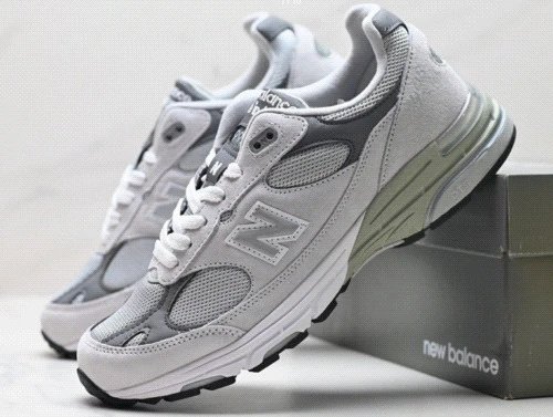 New Balance MR993