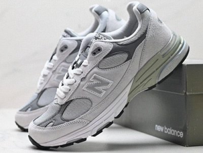 New Balance MR993