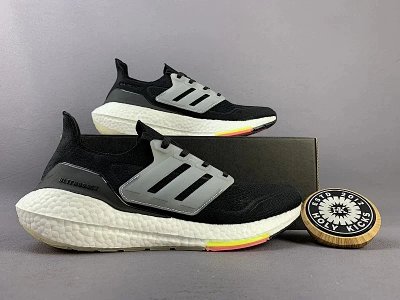 ADIDAS ULTRA BOOST