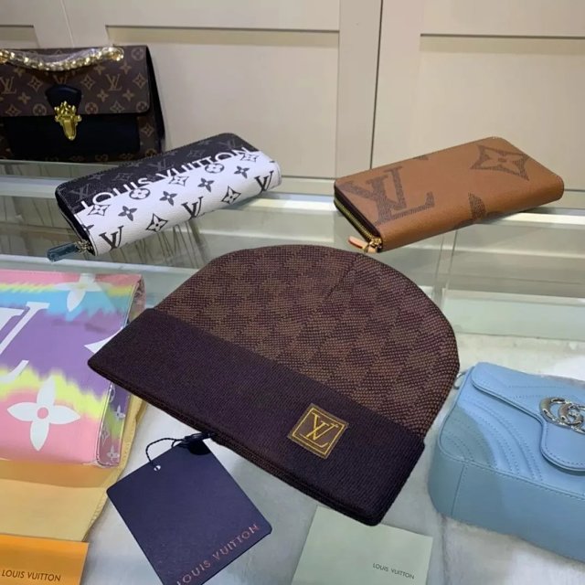 LV Louis Vuitton Beanie: seller detail photo 3