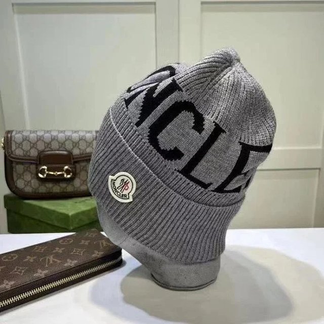Moncler Beanie: seller detail photo 14