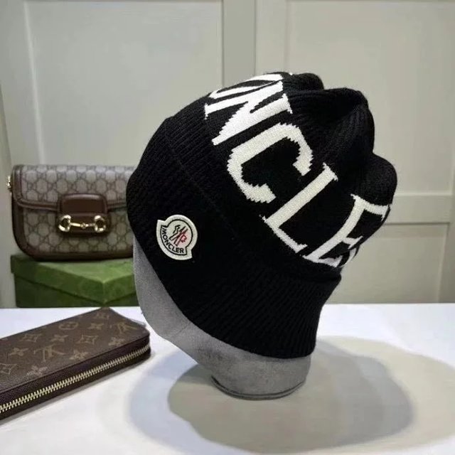 Moncler Beanie: seller detail photo 12