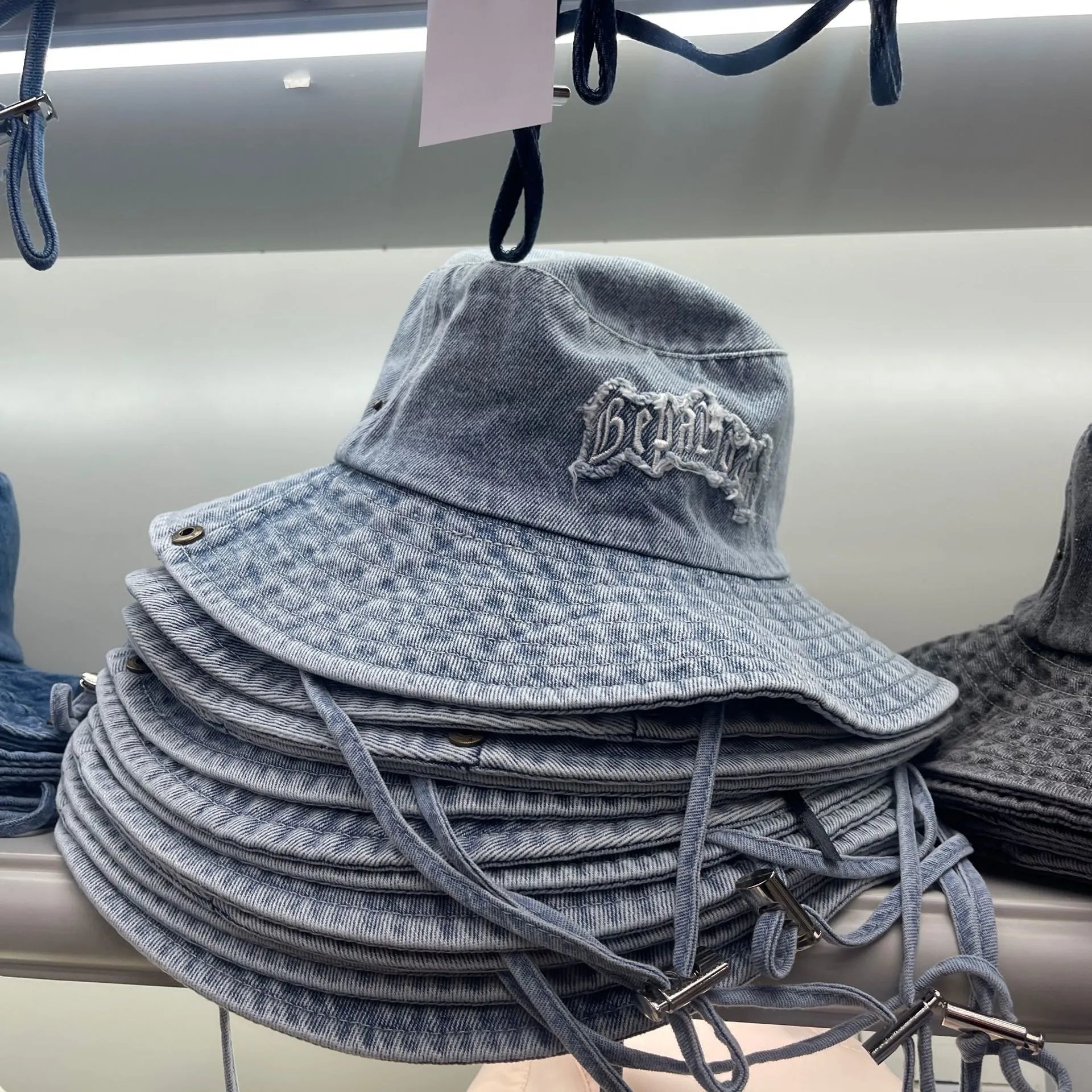 Washed bucket hat