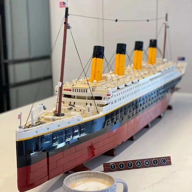 24015 Titanic