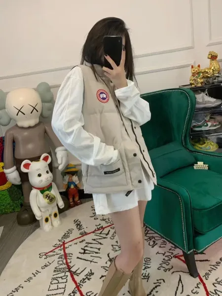 Design Puffer Vest Red Outerwear - 8