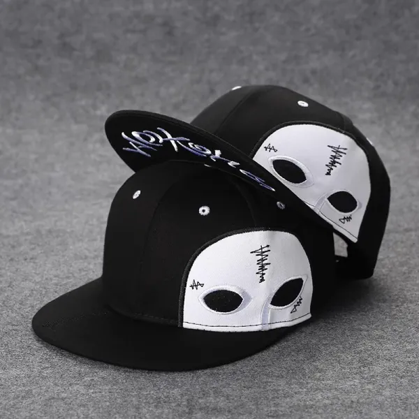 Design Streetwear Snapback Cap with Vintage Patch Print Red/Navy Baseball Cap - 19