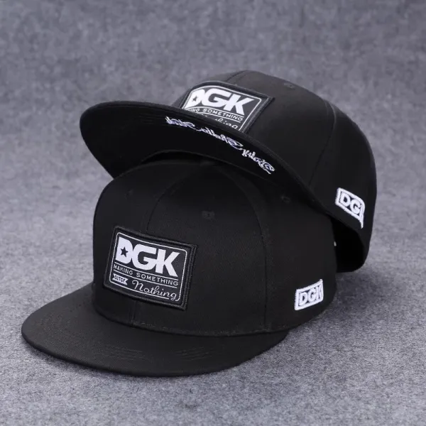 Design Streetwear Snapback Cap with Vintage Patch Print Red/Navy Baseball Cap - 4