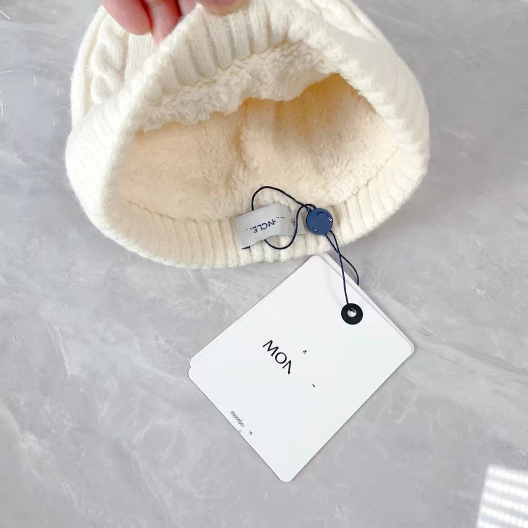 Moncler Genius x Moncler Grenoble Cable Knit Beige Accessory Set: Beanie, Scarf, and Touchscreen Gloves - 4