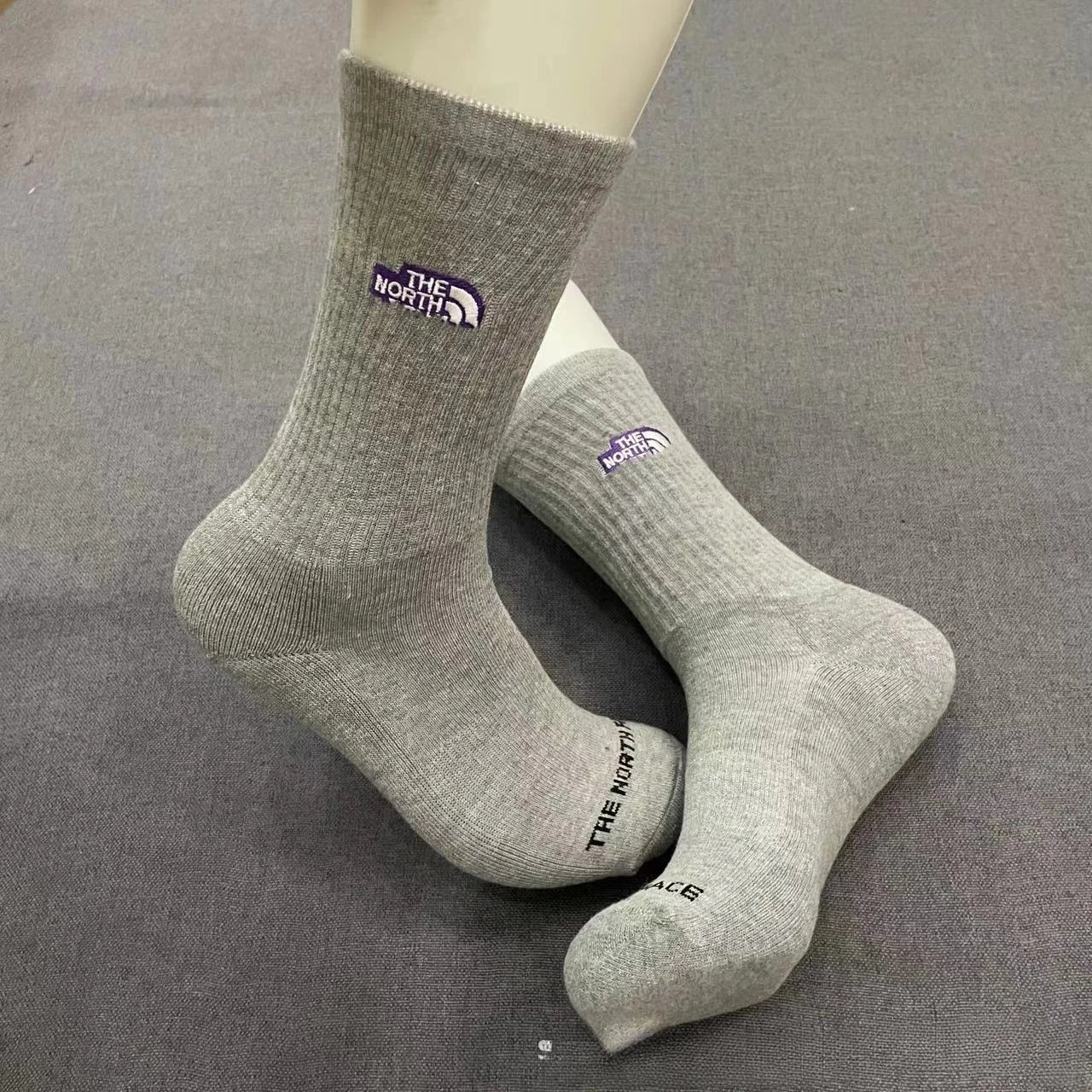 The North Face Ribbed Crew Socks White with Red Stripes Socks - 10