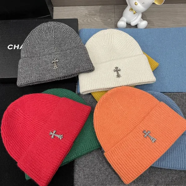 Off-White Cross Motif Beanie and Scarf Set Black Accessories - 8