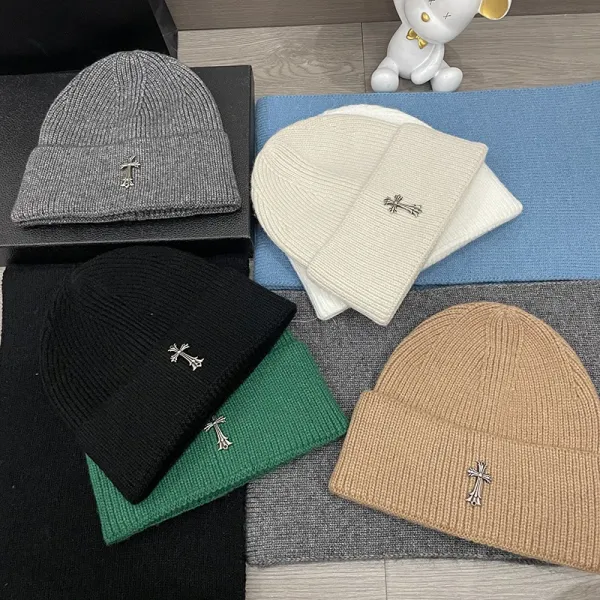 Off-White Cross Motif Beanie and Scarf Set Black Accessories - 10