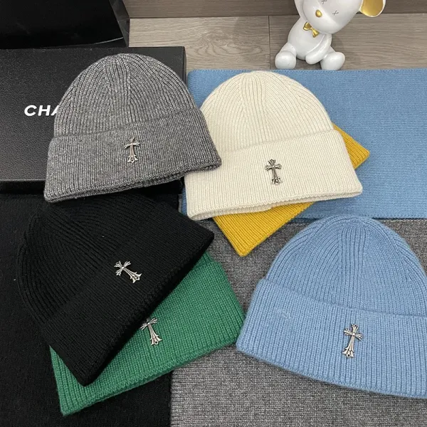 Off-White Cross Motif Beanie and Scarf Set Black Accessories - 9