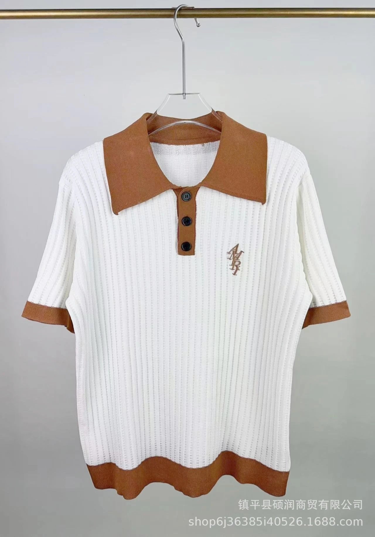 Design Ribbed Knit Polo Shirt in White and Brown - 1