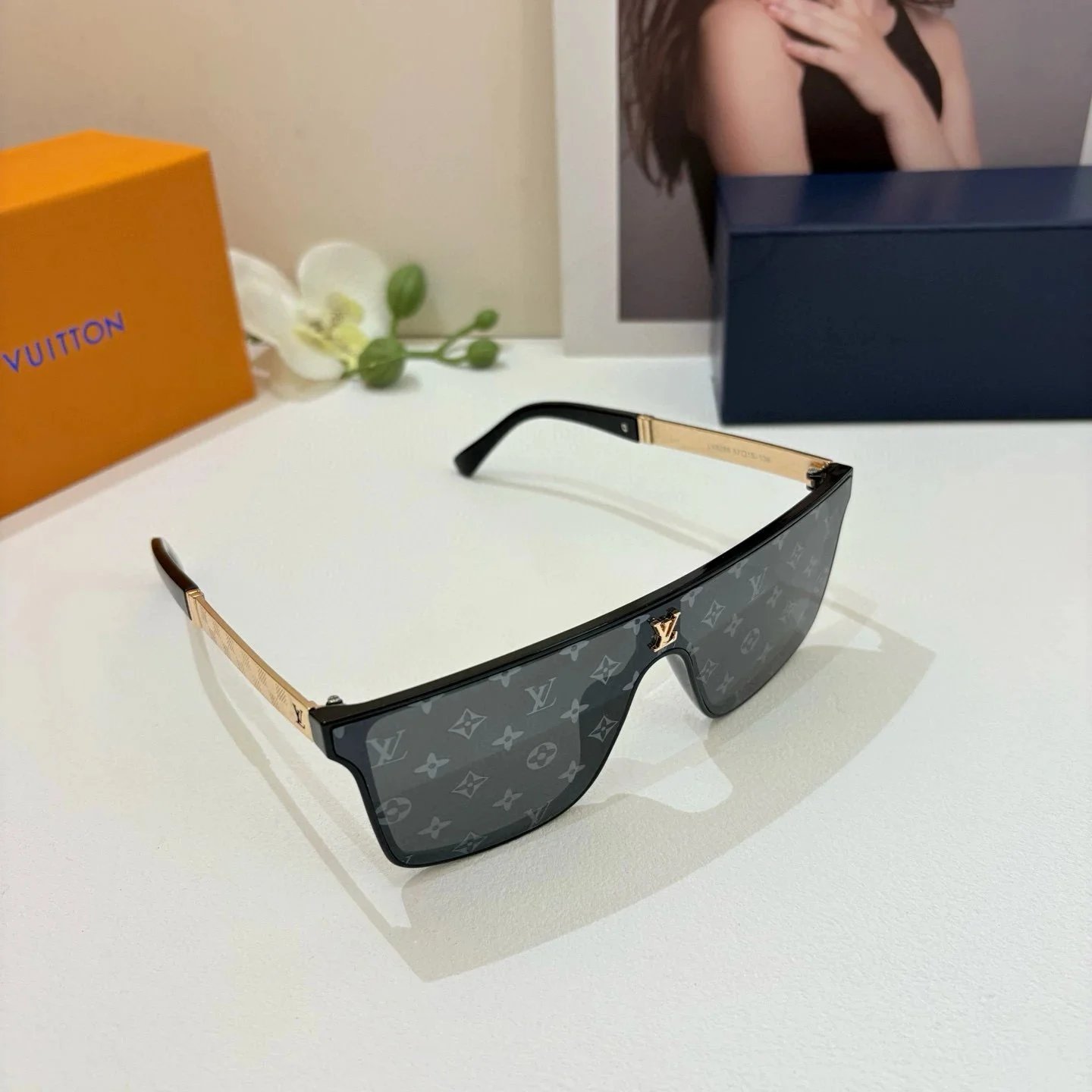 Louis Vuitton Eyewear Monogram shield sunglasses — V06