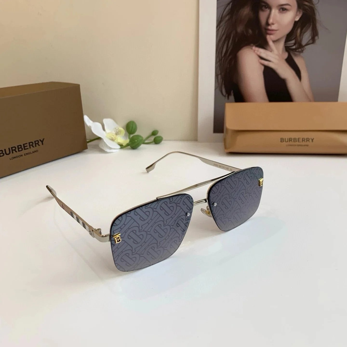 Louis Vuitton Eyewear Monogram shield sunglasses — B15