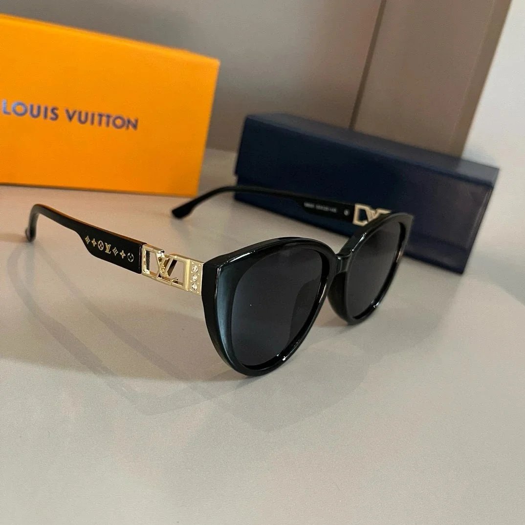 Louis Vuitton Eyewear Monogram shield sunglasses — V11