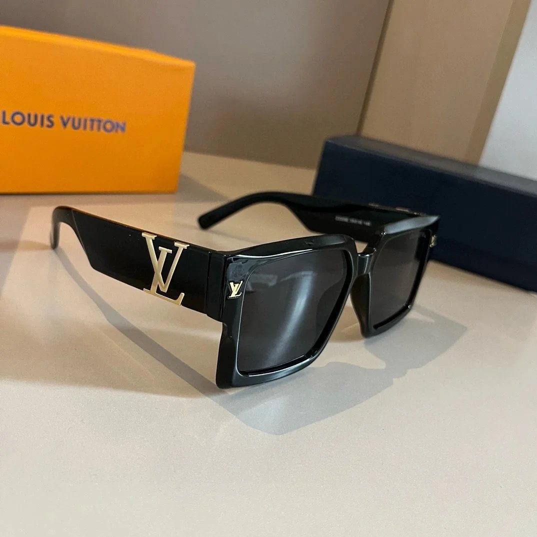Louis Vuitton Eyewear Monogram shield sunglasses — V12