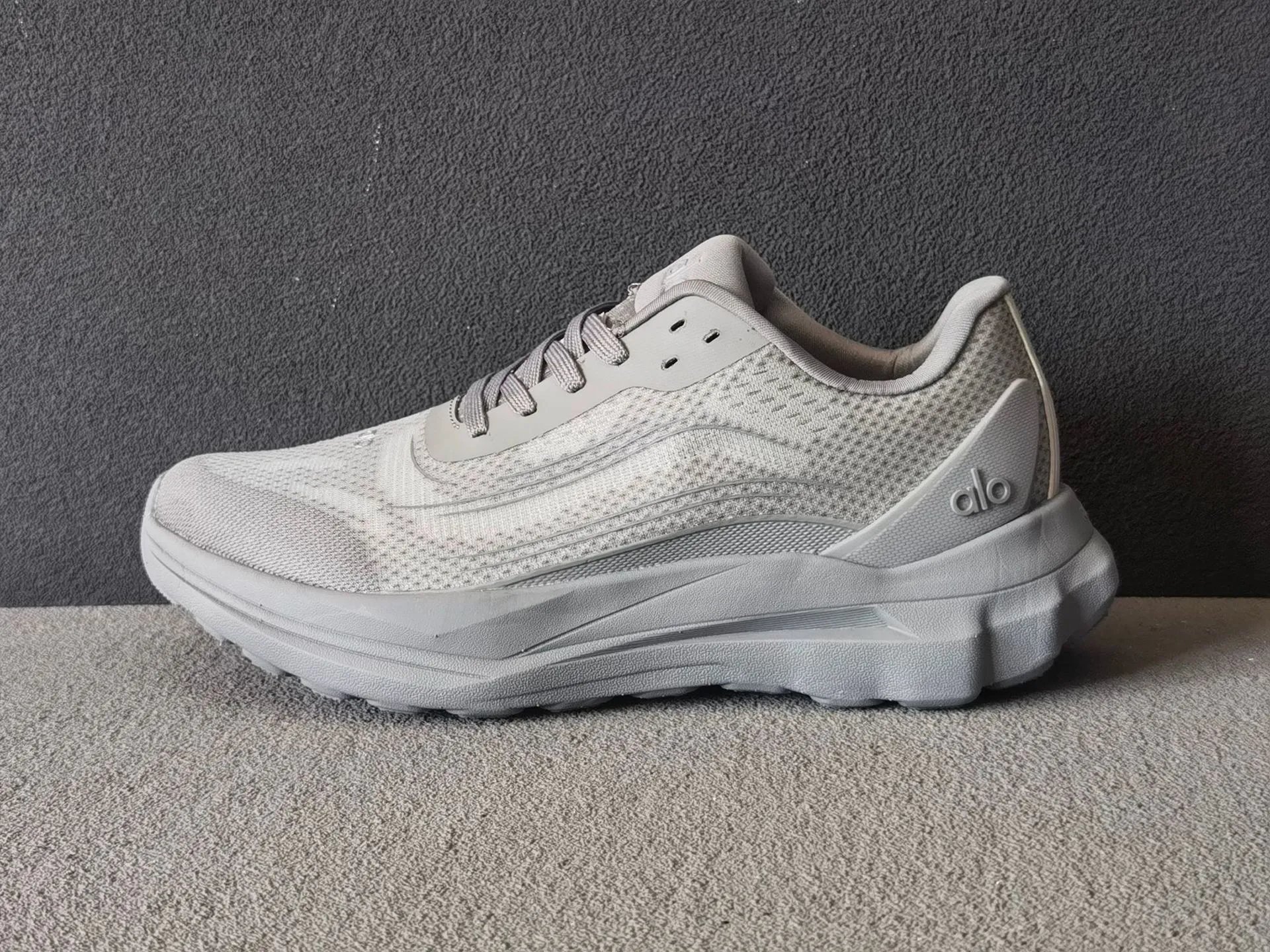 Running Shoe photo 4