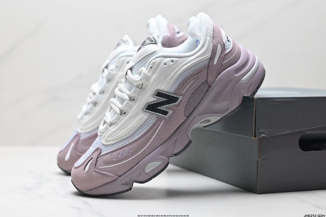 New Balance Sneakers 1000 — 16
