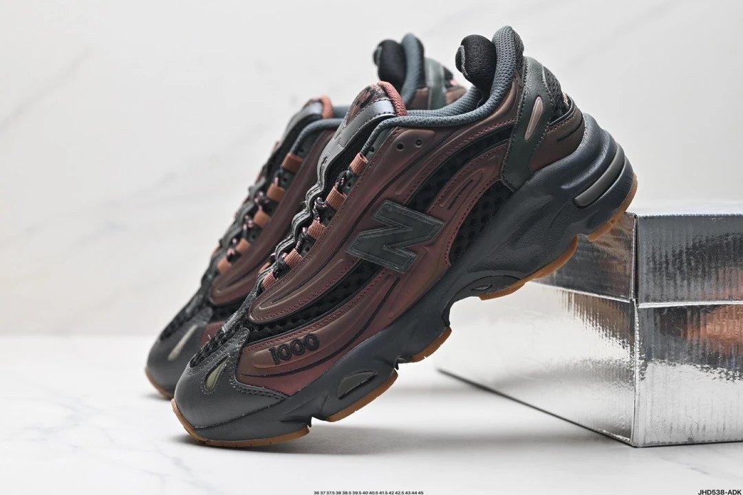 New Balance Sneakers 1000 — 9