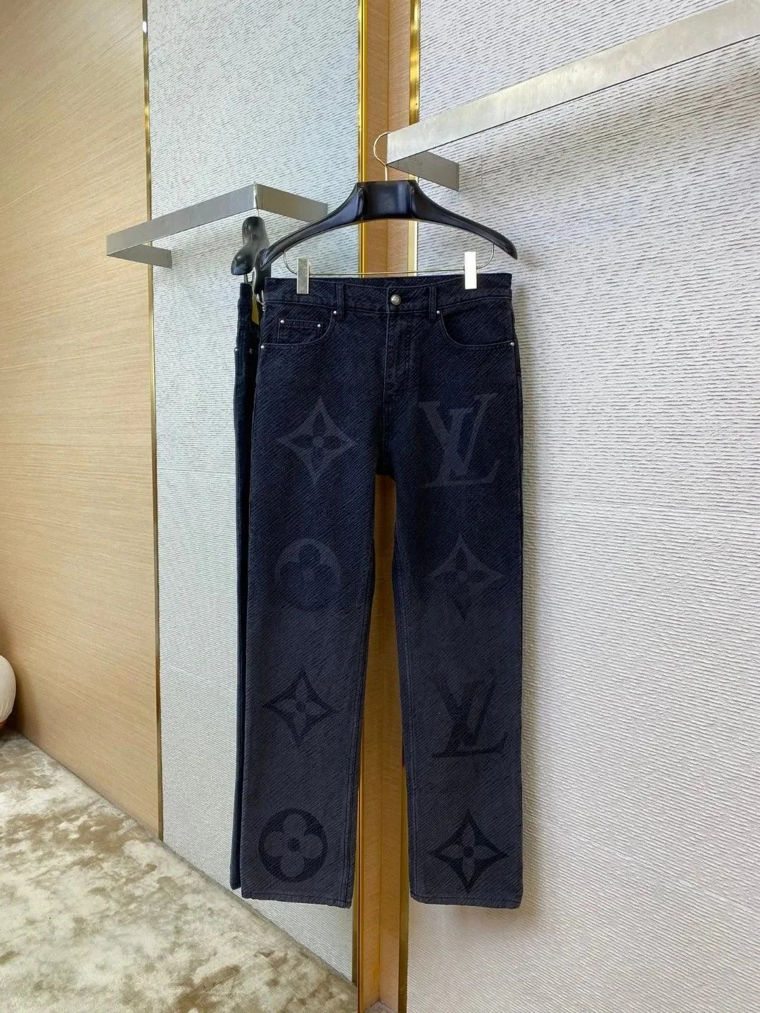 路易威登烧花牛仔长裤